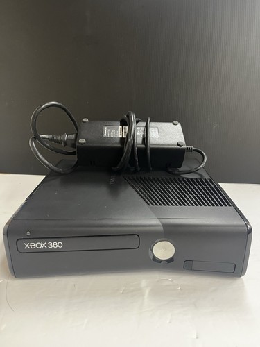 Xbox 360 4gb console - xbox,